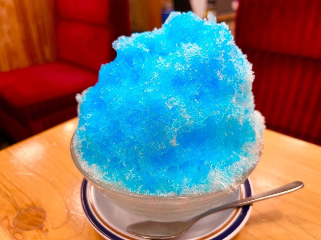 コメダ　かき氷ブルーハワイ味　実際の写真