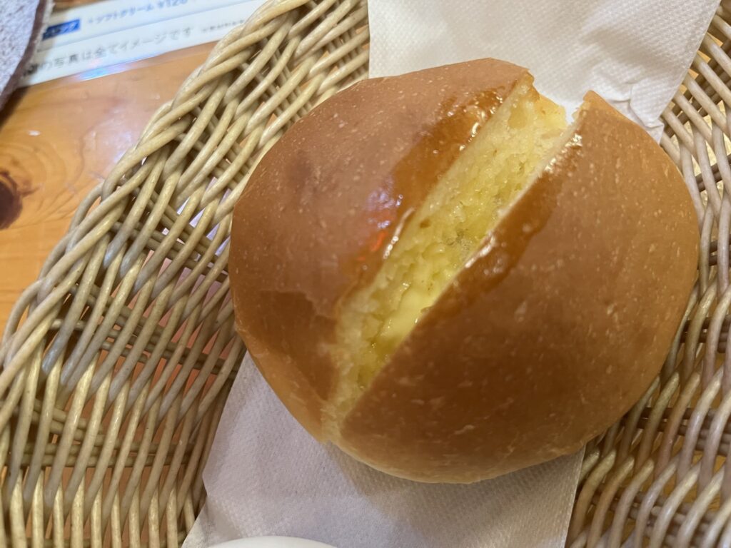コメダ　新モーニングのパン・ローブパン　画像その2